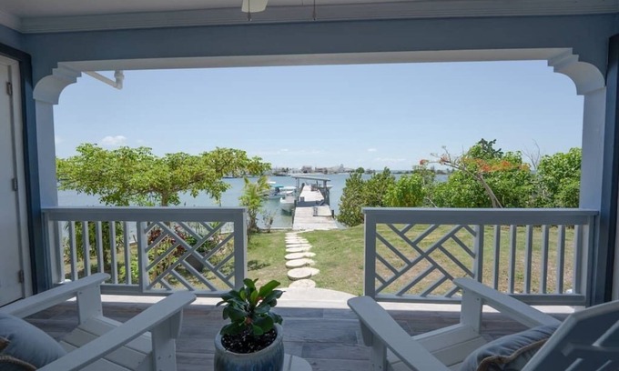 Treasure Cay House | Sawyer’s Seabreeze | Waterfront | Private Dock | Bunk Beds