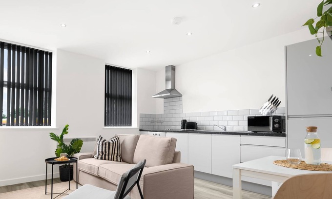 Balsall Common Apartment | SCA- Arden Apartment 4 Twin Bedroom Free Parking