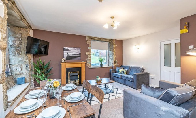Giggleswick Apartment | Scalebar Bridge End Mill by Guestz