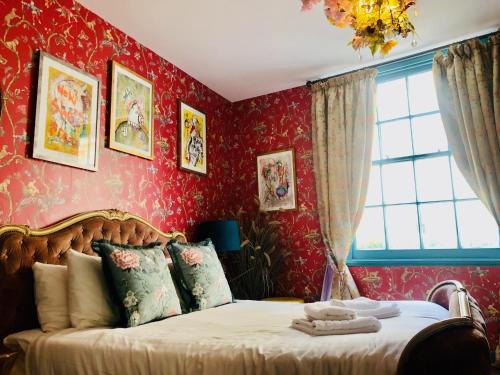 Brighton City Centre Hotel | Scarlet Room at the Regency House