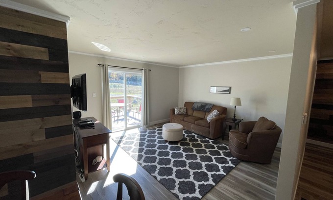 Iron Mountain House | Scenic 2BR by Pine Mountain - Ski Hill + Golf Course