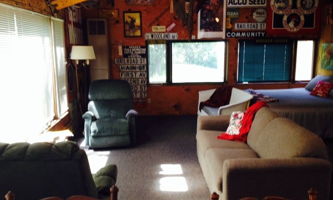Chatfield Cabin | Scenic Cabin Overlooking Trout Run