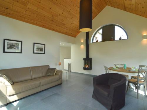 Stoumont House | Scenic Cottage in Rahier