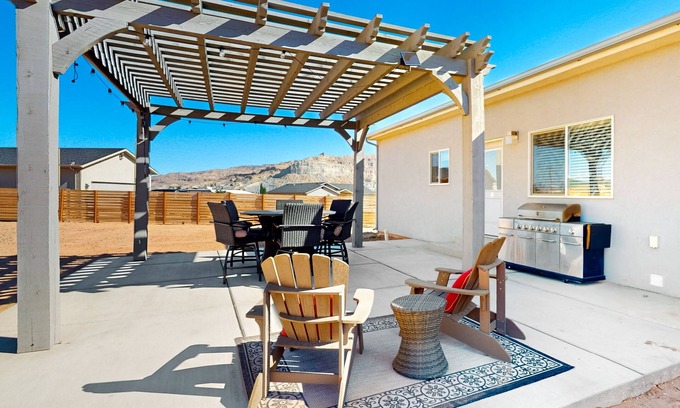 Big Water House | Scenic dog-friendly acreage with enclosed yard, grill, open layout, & streaming