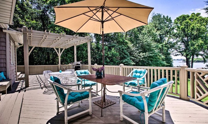 Huddleston House | Scenic Smith Mountain Lake Getaway with Deck and Dock!