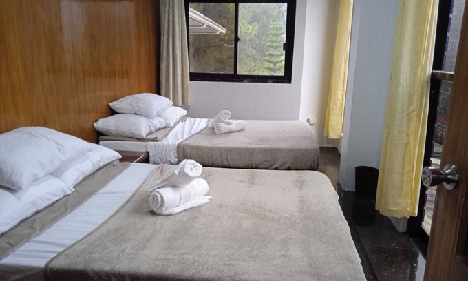 Baguio Apartment | Scenic view 2-bedroom apartment with balcony and WiFi in beautiful Baguio