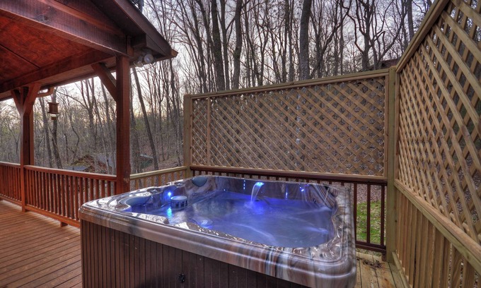 Morganton Cabin | Scenic Views, Hot Tub Soaks, Firepit Roasts, Cookouts & Nearby Adventures - Cardinal's Crossing