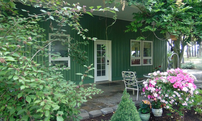 Canby House | Scenic Willamette Valley Location; Peaceful country retreat