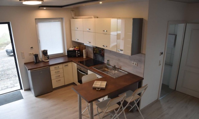 Dingolshausen Apartment | Schönes 1-zimmer-appartement für bis zu 4 Personen mit Kostenfreiem Wlan