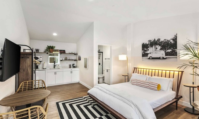 Chandler Apartment | SCH26 - Wahinemakanui Studio suite. hōʻoluʻolu