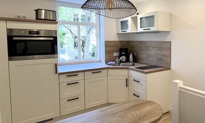 Weimar Apartment | Schlafen im Turmzimmer- Moderne Ferienwohnung im Zentrum Weimars