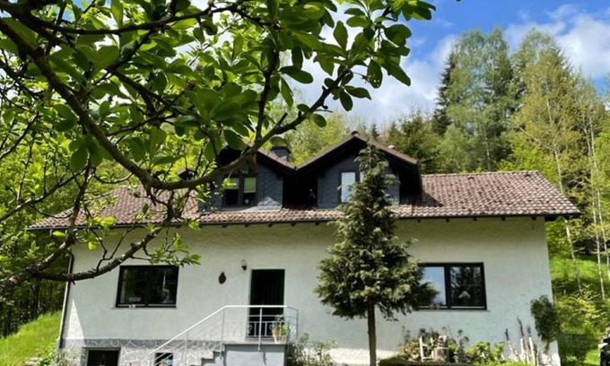 Wilhelmsthal House | Schlafen und Wohnen Mitten im Wald