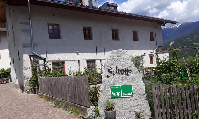 Feldthurns Apartment | Schrotthof