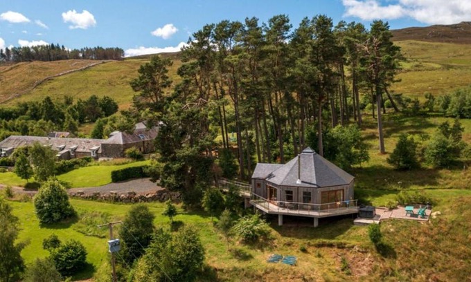 Blairgowrie House | Scots Pine Treehouse