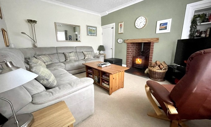 Helmsdale House | Scottish Highlands: cosy & quiet 4 bed House for 8 Guests UPDATED PHOTOS 2024