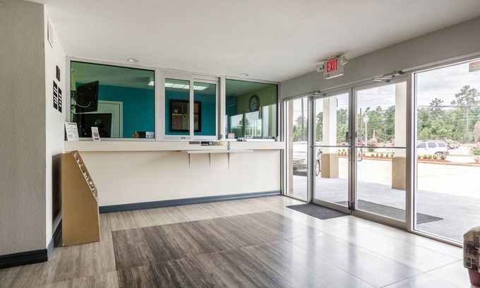 Tomball Hotel | Scottish Inn and Suites