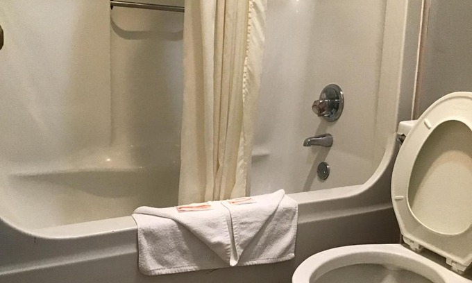 Richmond Hill Hotel | Scottish Inns