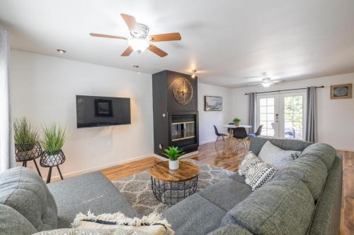 Chateau De Vie Four Apartment | Scottsdale Orange Blossom