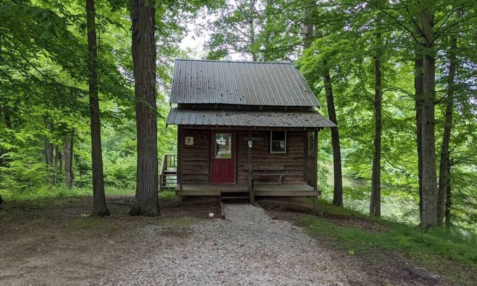 Helmsburg Cabin | "Scruggs" Deluxe Camping Cabin #7 | Pet Friendly