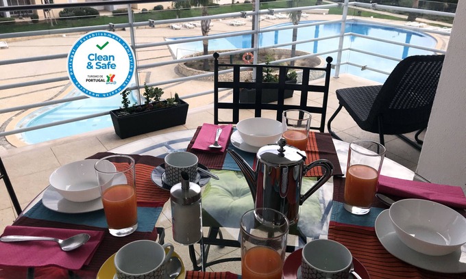Alvor Apartment | Sea and Pool at Vila da Praia - Near the beach and very close to Alvor villag