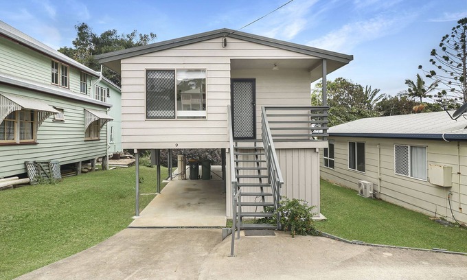 Emu Park House | Sea Breeze On Archer