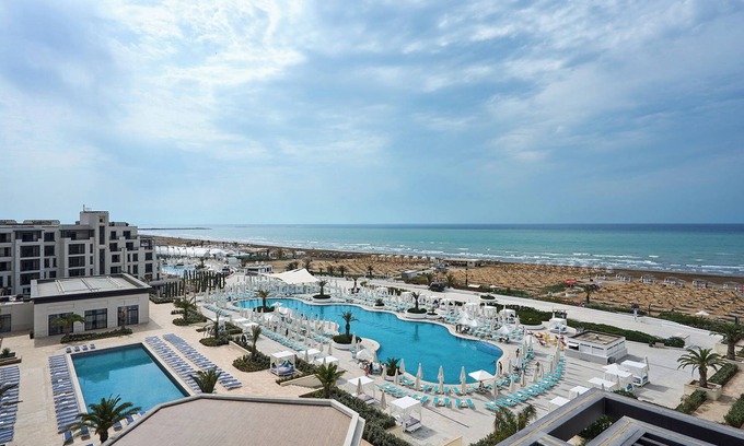 Nardaran Apartment | Sea Breeze Resort, Beachfront apartment with balcony and sea view