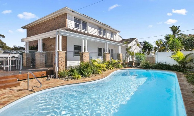 Copacabana House | Sea Crest at Copacabana