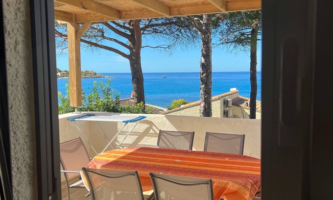 Marine de Saint Ambroggio Apartment | Sea-facing apartment for 4 people, a true haven of peace, approx. 45 m2
