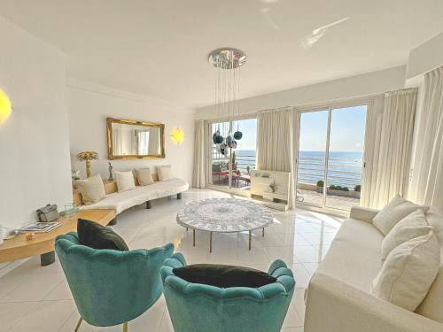 Les Baumettes Apartment | Sea Front Penthouse Cote d Azur