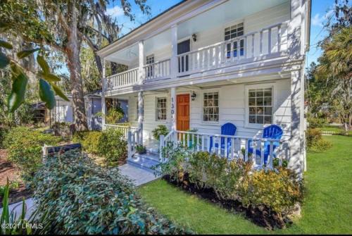 Northwest Quadrant House | Sea Glass Cottage on Duke - Three Bedrooms Downtown Beaufort