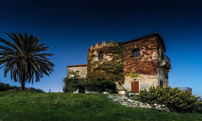 Santa Caterina Dello Ionio Marina Apartment | Sea-View Villa w/Garden & Beach