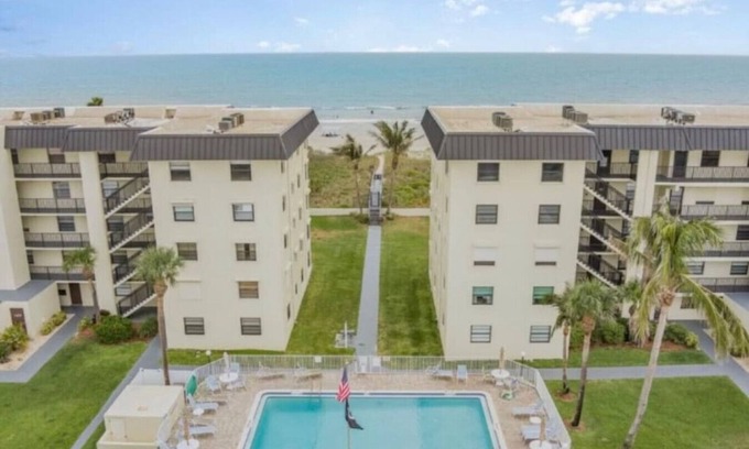 Cocoa Beach Apartment | Sea Oats 1BR-Direct Beach Access with Pool