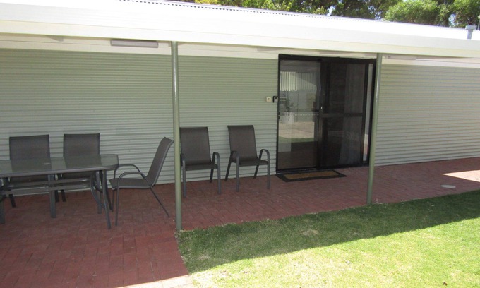 Dalrymple Apartment | Sea Salt Apartment 3 ~ Short walk to beach! Free WiFi! newly decorated!