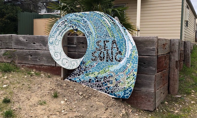 Lake Wangary House | Sea Song - Comfort & Convenience for Up to 12 Guests Near the Seaside