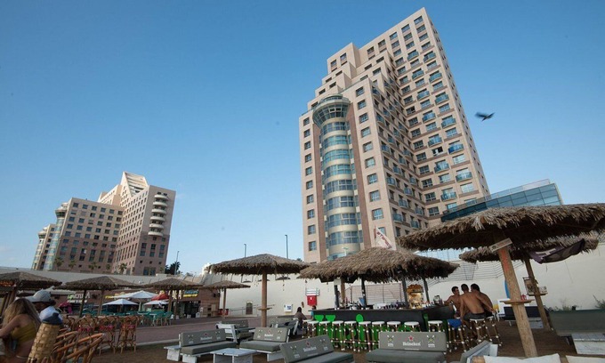 Haifa Apartment | sea sun and fun on the mediterranean beach , restaurants and bars near by