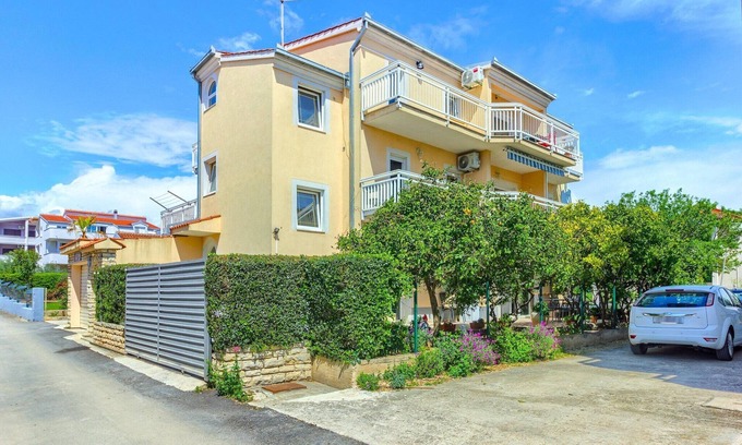 Kastel Stafilic Apartment | Sea-view apartment in Kastel