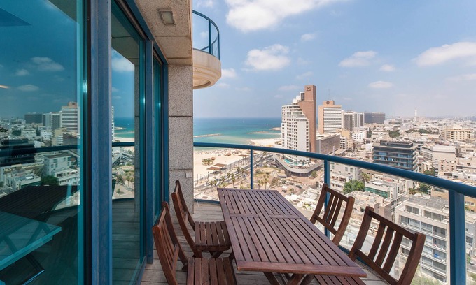 Tel Aviv Promenade Apartment | Sea View Luxury W Balcony- Hayarkon 78