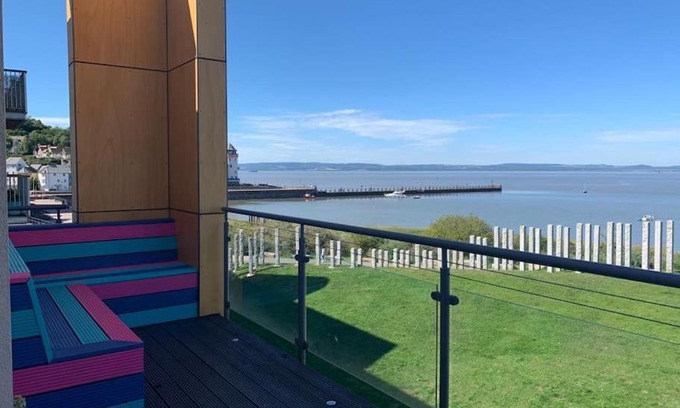 Portishead Apartment | Sea View Penthouse Marina Apartment