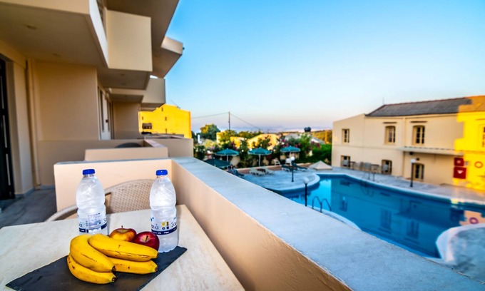 Stalos Apartment | Sea view room in Orestis hotel