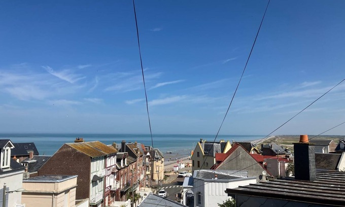 Mesnil-Val Apartment | Sea view studio