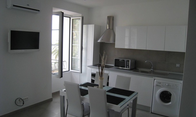 Menton Apartment | SEA VIEW STUDIO - PARKING - GARAVAN