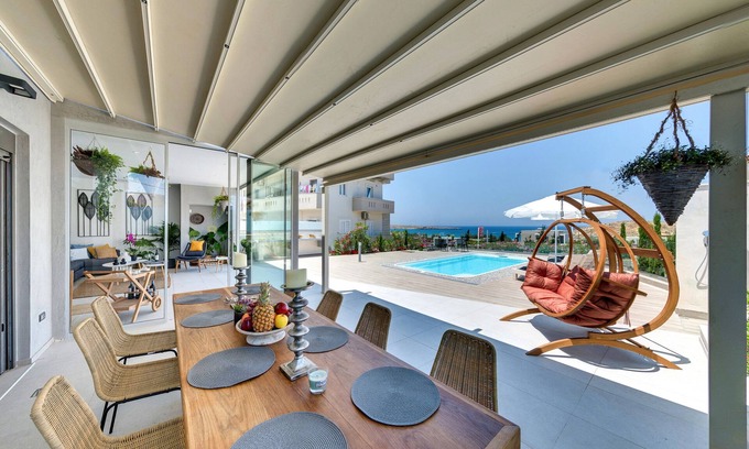 Karteros Villa | Sea view villa with pool close to the beach