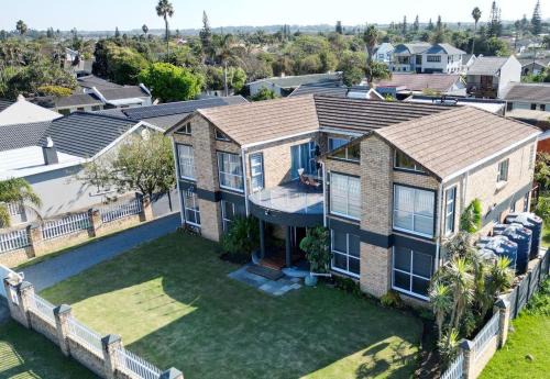 Gonubie House | Sea Views on 14th