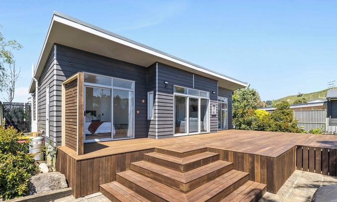 Waihi Beach House | Sea you on Leo Summar