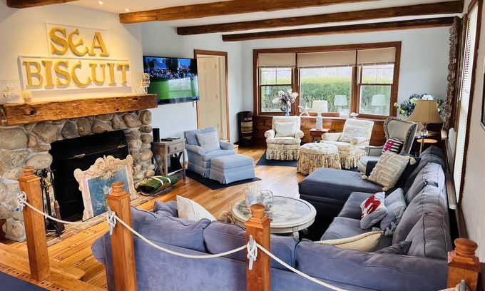 Kennebunkport House | SeaBiscuit-Ocean Views, Fabulous Deck & Great Room, Walk to Beach, CHARMING!