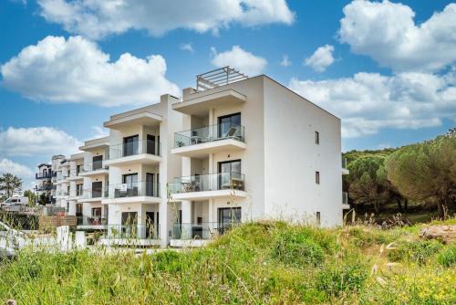 Espartal Apartment | Seabreeze Apartment - Your Beachside Getaway