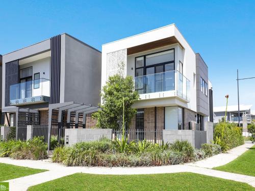 Shell Cove House | Seabreeze at the Marina