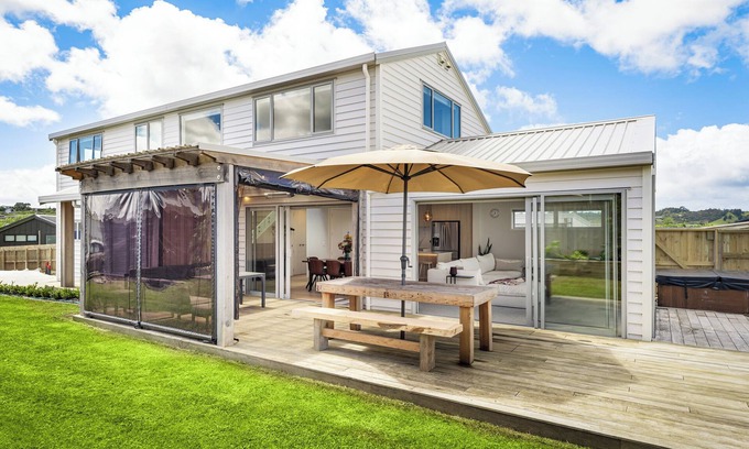 Snells Beach House | Seabreeze Escape - Snells Beach Holiday Home