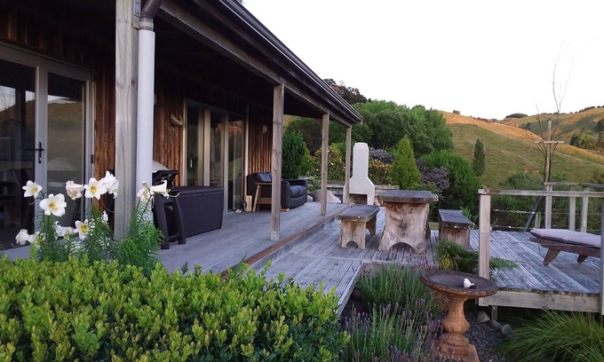 Puketapu Cottage | Seafield Cottage for total relaxation and privacy. A perfect place to reconnect.