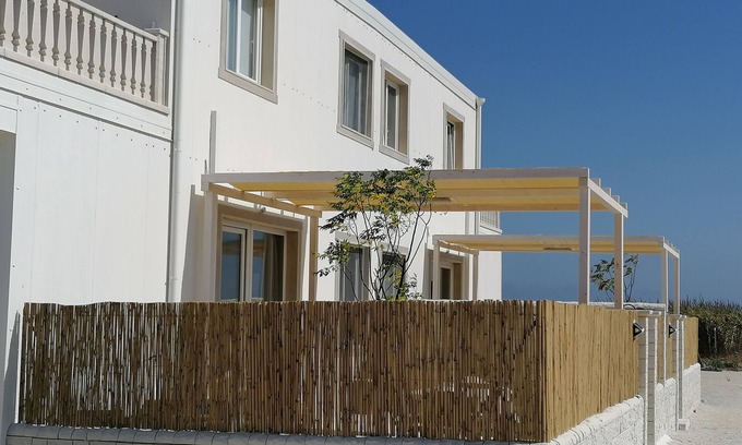 Eastern Sicily Villa | Seafront apartments carratois